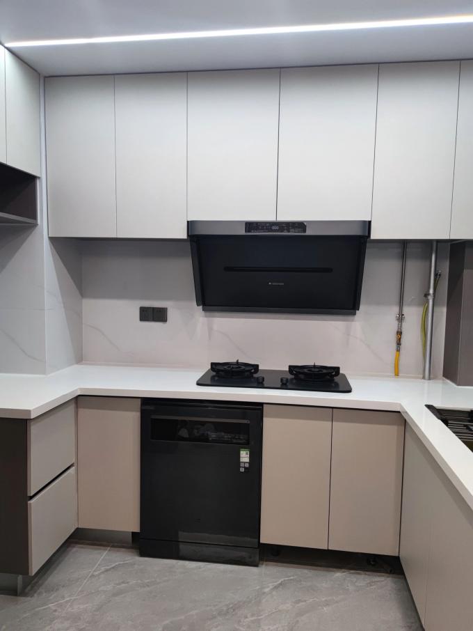Heat-Resistant Kitchen Cabinet Doors With Waterproof Finish for Home 7