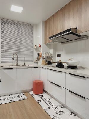 buy Italian Modern Design Wooden Kitchen Cabinets Wall Cabinet Full Set online manufacturer