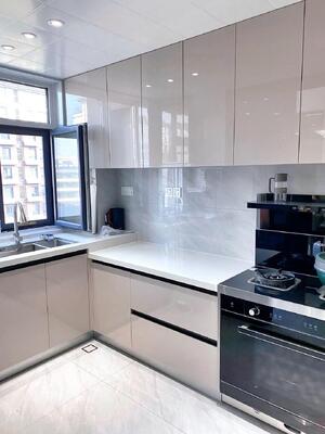 Customizable Factory Price Custom Classic Style Kitchen Cabinet Furniture