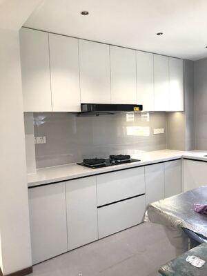 Modern Kitchen Cabinet with Melamine Plywood Customizable Design